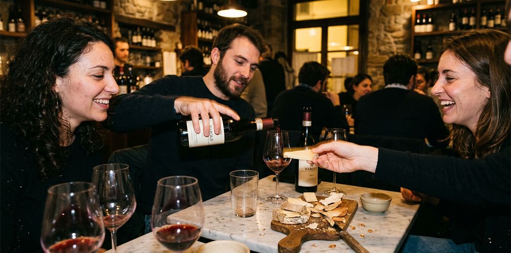 Perch&eacute; il vino al ristorante costa di pi&ugrave; che online?
